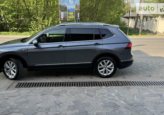 Сірий Фольксваген Tiguan Allspace, об'ємом двигуна 2 л та пробігом 149 тис. км за 31900 $, фото 44 на Automoto.ua