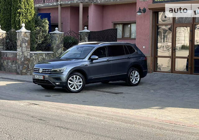 Сірий Фольксваген Tiguan Allspace, об'ємом двигуна 2 л та пробігом 149 тис. км за 31900 $, фото 26 на Automoto.ua