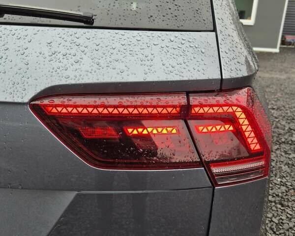 Серый Фольксваген Tiguan Allspace, объемом двигателя 2 л и пробегом 184 тыс. км за 29499 $, фото 18 на Automoto.ua