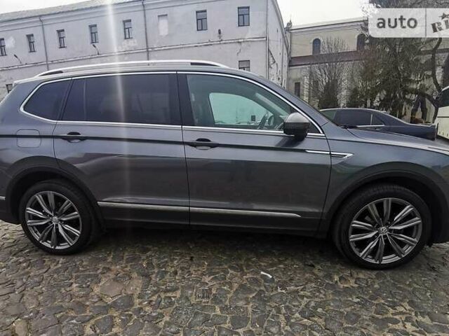 Сірий Фольксваген Tiguan Allspace, об'ємом двигуна 2 л та пробігом 195 тис. км за 28700 $, фото 3 на Automoto.ua