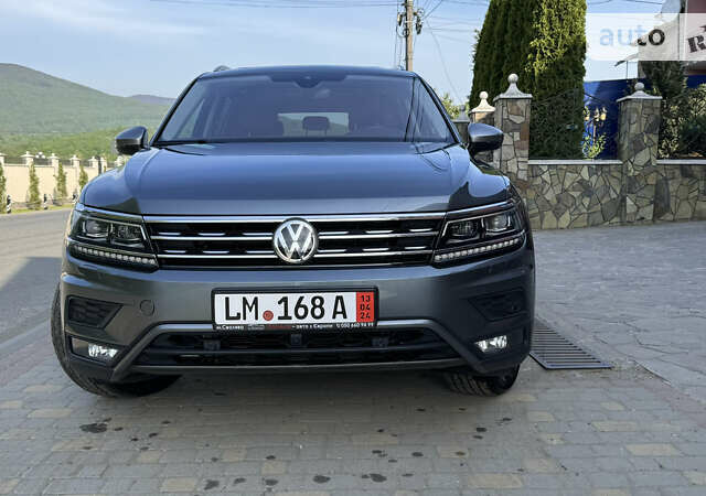 Сірий Фольксваген Tiguan Allspace, об'ємом двигуна 2 л та пробігом 149 тис. км за 31900 $, фото 37 на Automoto.ua