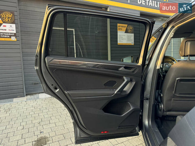 Сірий Фольксваген Tiguan Allspace, об'ємом двигуна 2 л та пробігом 158 тис. км за 27600 $, фото 23 на Automoto.ua