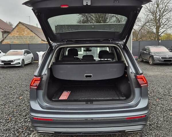 Серый Фольксваген Tiguan Allspace, объемом двигателя 2 л и пробегом 184 тыс. км за 29499 $, фото 22 на Automoto.ua
