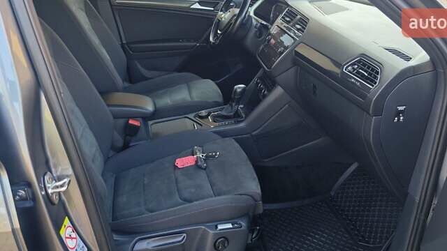 Серый Фольксваген Tiguan Allspace, объемом двигателя 2 л и пробегом 231 тыс. км за 27000 $, фото 38 на Automoto.ua