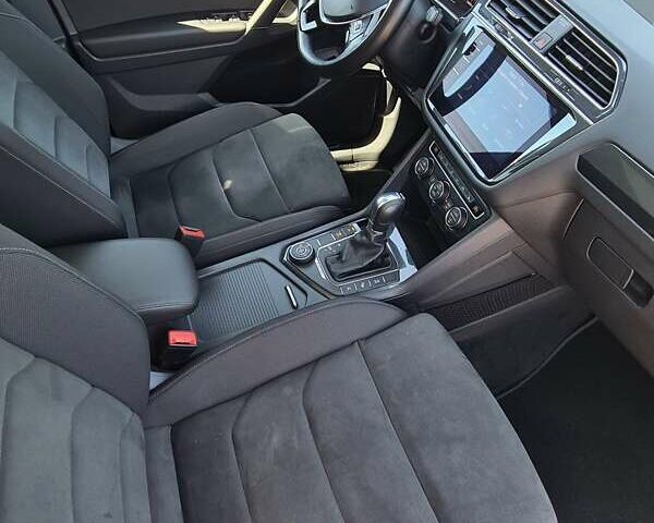 Сірий Фольксваген Tiguan Allspace, об'ємом двигуна 0 л та пробігом 177 тис. км за 30747 $, фото 75 на Automoto.ua