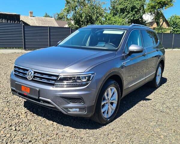 Сірий Фольксваген Tiguan Allspace, об'ємом двигуна 0 л та пробігом 177 тис. км за 30747 $, фото 10 на Automoto.ua