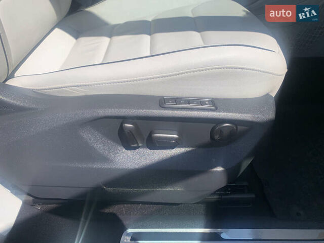 Сірий Фольксваген Tiguan Allspace, об'ємом двигуна 2 л та пробігом 215 тис. км за 27100 $, фото 24 на Automoto.ua