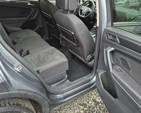 Серый Фольксваген Tiguan Allspace, объемом двигателя 2 л и пробегом 184 тыс. км за 29499 $, фото 37 на Automoto.ua