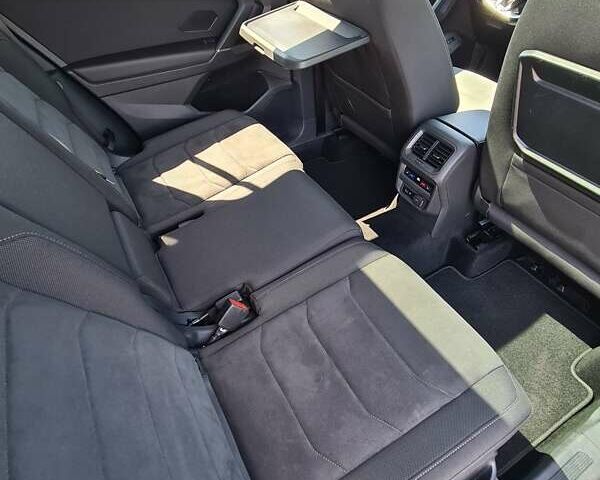 Сірий Фольксваген Tiguan Allspace, об'ємом двигуна 0 л та пробігом 177 тис. км за 30747 $, фото 80 на Automoto.ua