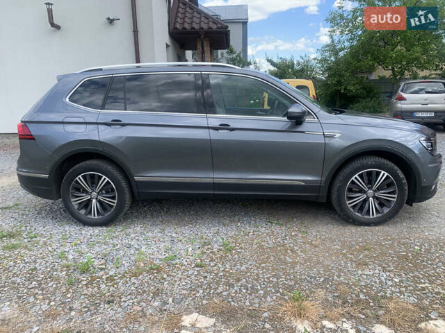 Сірий Фольксваген Tiguan Allspace, об'ємом двигуна 2 л та пробігом 215 тис. км за 27100 $, фото 2 на Automoto.ua