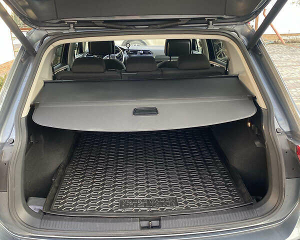 Серый Фольксваген Tiguan Allspace, объемом двигателя 2 л и пробегом 155 тыс. км за 30700 $, фото 21 на Automoto.ua