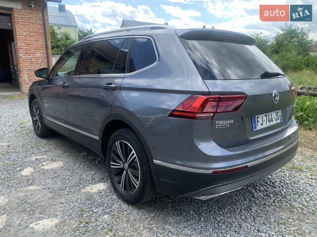 Серый Фольксваген Tiguan Allspace, объемом двигателя 2 л и пробегом 215 тыс. км за 27100 $, фото 4 на Automoto.ua
