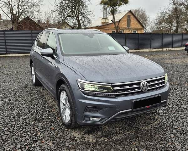 Серый Фольксваген Tiguan Allspace, объемом двигателя 2 л и пробегом 184 тыс. км за 29499 $, фото 2 на Automoto.ua