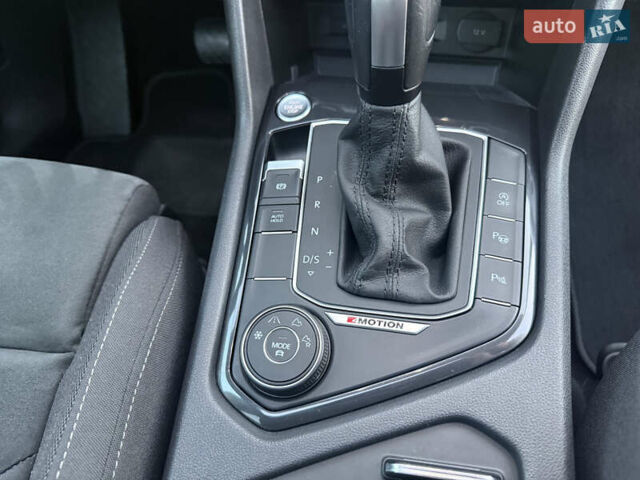 Сірий Фольксваген Tiguan Allspace, об'ємом двигуна 2 л та пробігом 234 тис. км за 26700 $, фото 42 на Automoto.ua