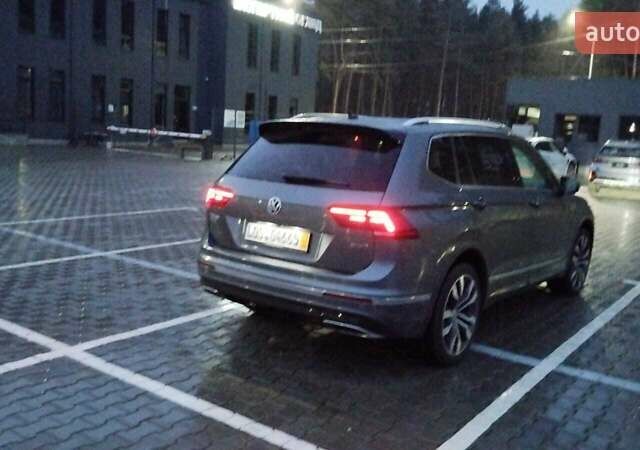 Серый Фольксваген Tiguan Allspace, объемом двигателя 2 л и пробегом 174 тыс. км за 34900 $, фото 2 на Automoto.ua