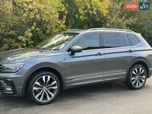 Фольксваген Tiguan Allspace 2020 в Кривом Роге на Automoto.ua Серый Фольксваген Tiguan Allspace, объемом двигателя 2 л и пробегом 86 тыс. км за 26500 $, фото 3 на Automoto.ua