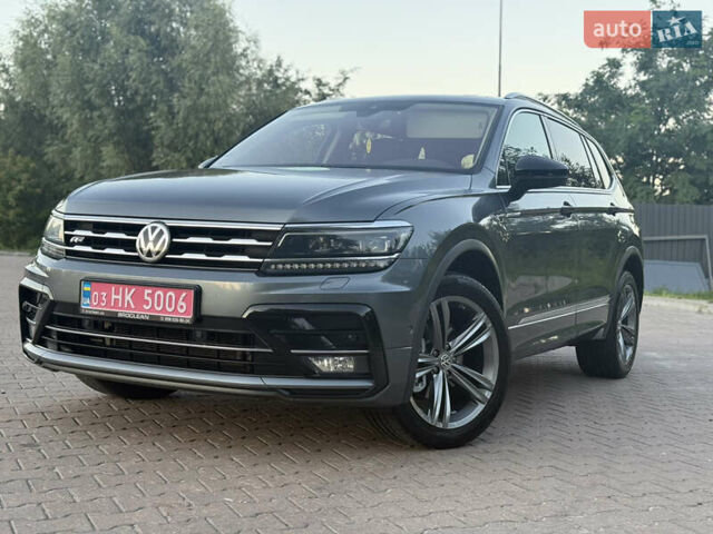 Сірий Фольксваген Tiguan Allspace, об'ємом двигуна 2 л та пробігом 234 тис. км за 26700 $, фото 4 на Automoto.ua