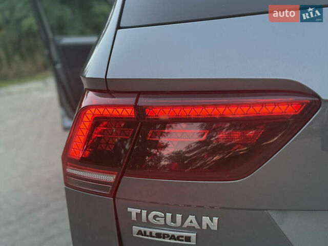 Сірий Фольксваген Tiguan Allspace, об'ємом двигуна 2 л та пробігом 234 тис. км за 26700 $, фото 78 на Automoto.ua