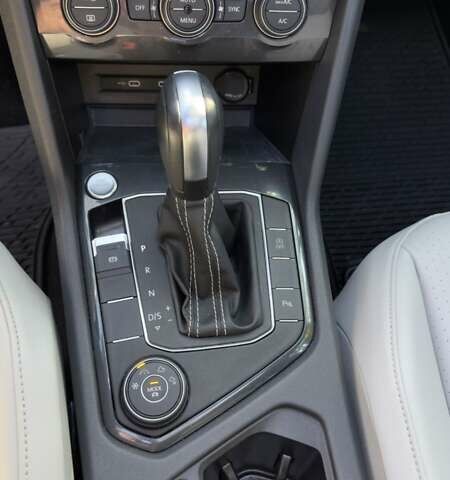 Серый Фольксваген Tiguan Allspace, объемом двигателя 2 л и пробегом 70 тыс. км за 24500 $, фото 23 на Automoto.ua