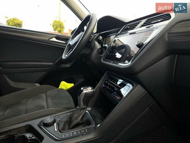 Фольксваген Tiguan Allspace 2021 в Луцке на Automoto.ua Серый Фольксваген Tiguan Allspace, объемом двигателя 0 л и пробегом 190 тыс. км за 33000 $, фото 89 на Automoto.ua