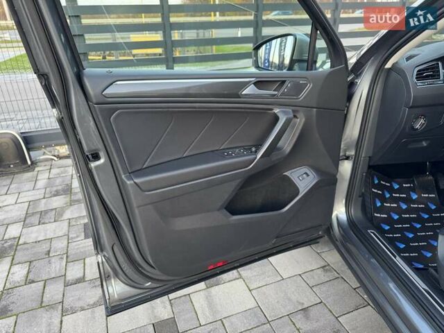 Серый Фольксваген Tiguan Allspace, объемом двигателя 2 л и пробегом 174 тыс. км за 33700 $, фото 13 на Automoto.ua