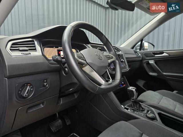 Фольксваген Tiguan Allspace 2021 в Луцке на Automoto.ua Серый Фольксваген Tiguan Allspace, объемом двигателя 0 л и пробегом 190 тыс. км за 33000 $, фото 58 на Automoto.ua
