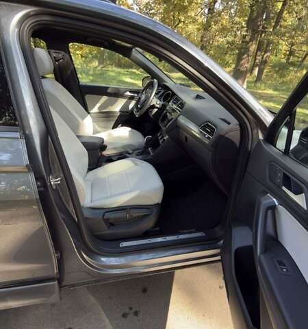 Серый Фольксваген Tiguan Allspace, объемом двигателя 2 л и пробегом 70 тыс. км за 24500 $, фото 13 на Automoto.ua