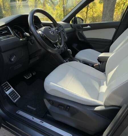 Серый Фольксваген Tiguan Allspace, объемом двигателя 2 л и пробегом 70 тыс. км за 24500 $, фото 12 на Automoto.ua