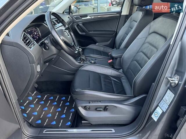 Серый Фольксваген Tiguan Allspace, объемом двигателя 2 л и пробегом 174 тыс. км за 33700 $, фото 19 на Automoto.ua