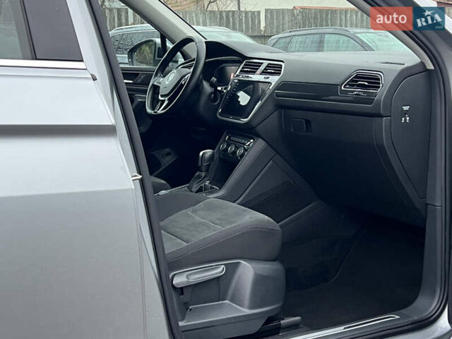 Сірий Фольксваген Tiguan Allspace, об'ємом двигуна 2 л та пробігом 204 тис. км за 29070 $, фото 47 на Automoto.ua