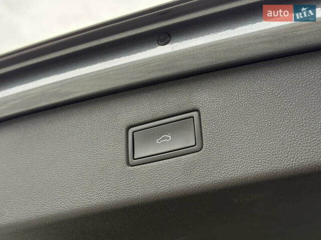 Серый Фольксваген Tiguan Allspace, объемом двигателя 1.97 л и пробегом 220 тыс. км за 32900 $, фото 11 на Automoto.ua