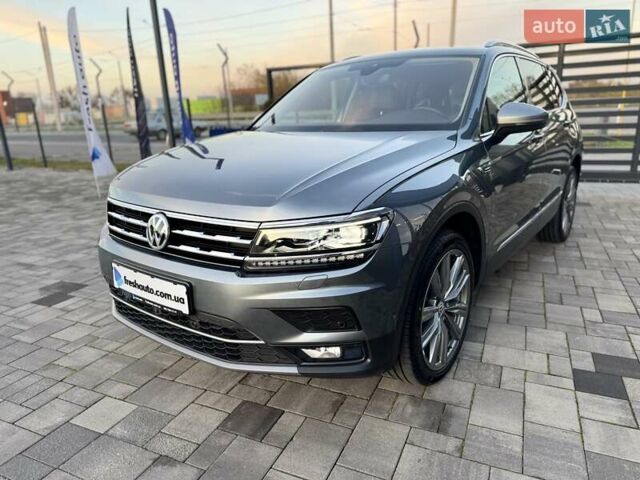Серый Фольксваген Tiguan Allspace, объемом двигателя 2 л и пробегом 174 тыс. км за 33700 $, фото 7 на Automoto.ua