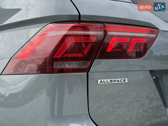 Серый Фольксваген Tiguan Allspace, объемом двигателя 1.97 л и пробегом 220 тыс. км за 32900 $, фото 9 на Automoto.ua