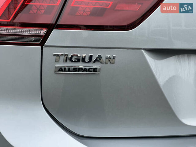 Сірий Фольксваген Tiguan Allspace, об'ємом двигуна 2 л та пробігом 204 тис. км за 29070 $, фото 19 на Automoto.ua