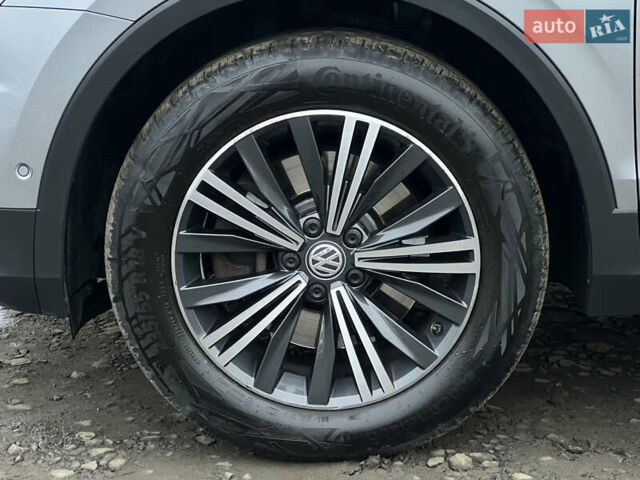 Сірий Фольксваген Tiguan Allspace, об'ємом двигуна 2 л та пробігом 204 тис. км за 29070 $, фото 21 на Automoto.ua