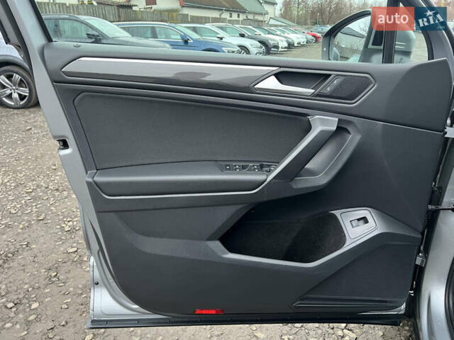 Сірий Фольксваген Tiguan Allspace, об'ємом двигуна 2 л та пробігом 204 тис. км за 29070 $, фото 33 на Automoto.ua