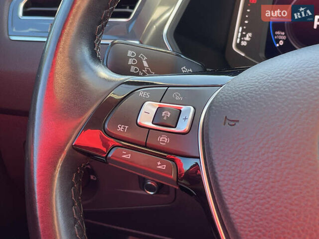 Фольксваген Tiguan Allspace 2021 в Луцке на Automoto.ua Серый Фольксваген Tiguan Allspace, объемом двигателя 2 л и пробегом 192 тыс. км за 29492 $, фото 51 на Automoto.ua