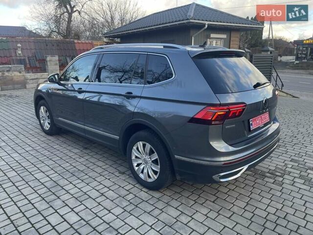 Серый Фольксваген Tiguan Allspace, объемом двигателя 2 л и пробегом 184 тыс. км за 35899 $, фото 2 на Automoto.ua