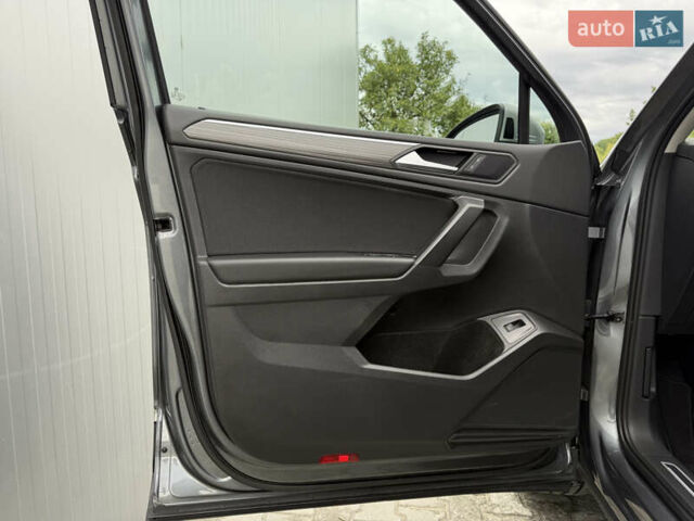 Серый Фольксваген Tiguan Allspace, объемом двигателя 1.97 л и пробегом 220 тыс. км за 32900 $, фото 39 на Automoto.ua