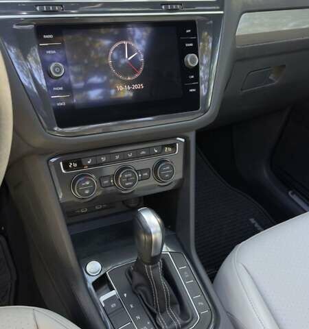Серый Фольксваген Tiguan Allspace, объемом двигателя 2 л и пробегом 70 тыс. км за 24500 $, фото 21 на Automoto.ua