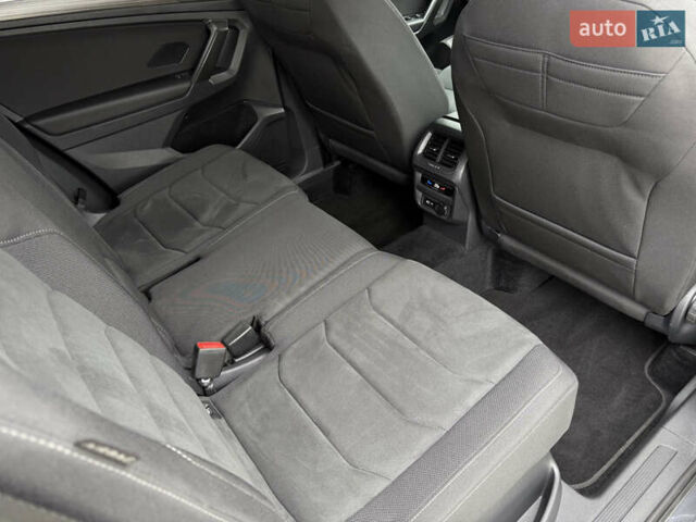 Серый Фольксваген Tiguan Allspace, объемом двигателя 1.97 л и пробегом 220 тыс. км за 32900 $, фото 21 на Automoto.ua