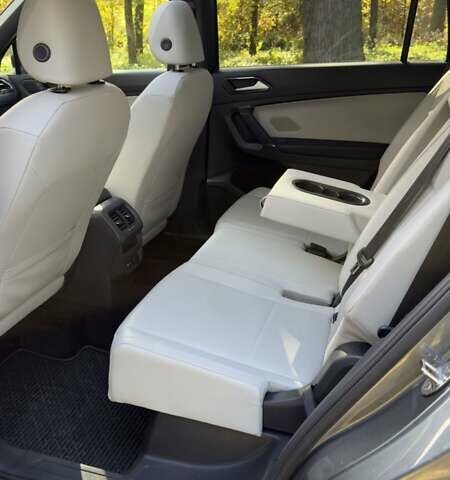 Серый Фольксваген Tiguan Allspace, объемом двигателя 2 л и пробегом 70 тыс. км за 24500 $, фото 9 на Automoto.ua