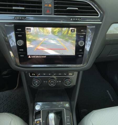 Серый Фольксваген Tiguan Allspace, объемом двигателя 2 л и пробегом 70 тыс. км за 24500 $, фото 25 на Automoto.ua