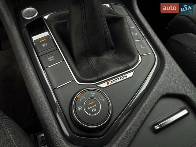 Серый Фольксваген Tiguan Allspace, объемом двигателя 1.97 л и пробегом 220 тыс. км за 32900 $, фото 26 на Automoto.ua
