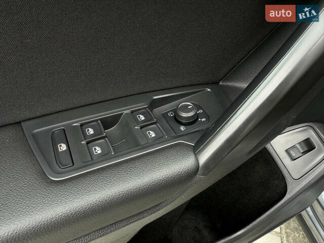 Серый Фольксваген Tiguan Allspace, объемом двигателя 1.97 л и пробегом 220 тыс. км за 32900 $, фото 32 на Automoto.ua