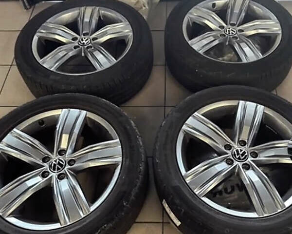 Серый Фольксваген Tiguan Allspace, объемом двигателя 2 л и пробегом 184 тыс. км за 35899 $, фото 7 на Automoto.ua