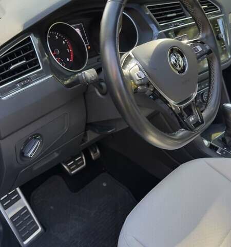 Серый Фольксваген Tiguan Allspace, объемом двигателя 2 л и пробегом 70 тыс. км за 24500 $, фото 24 на Automoto.ua