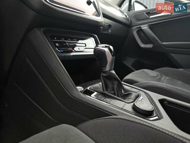 Фольксваген Tiguan Allspace 2021 в Луцке на Automoto.ua Серый Фольксваген Tiguan Allspace, объемом двигателя 0 л и пробегом 190 тыс. км за 33000 $, фото 88 на Automoto.ua