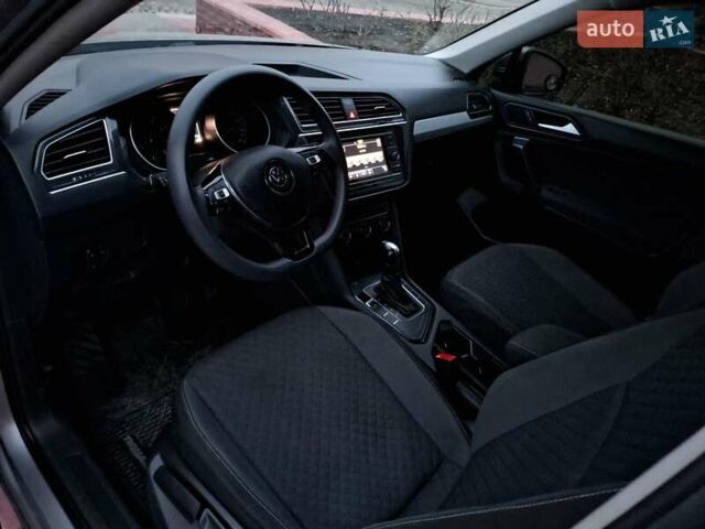 Серый Фольксваген Tiguan Allspace, объемом двигателя 2 л и пробегом 89 тыс. км за 19800 $, фото 14 на Automoto.ua