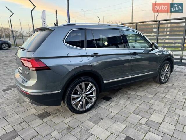 Серый Фольксваген Tiguan Allspace, объемом двигателя 2 л и пробегом 174 тыс. км за 33700 $, фото 2 на Automoto.ua